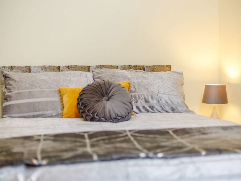swallow-double-bedroom4.jpg